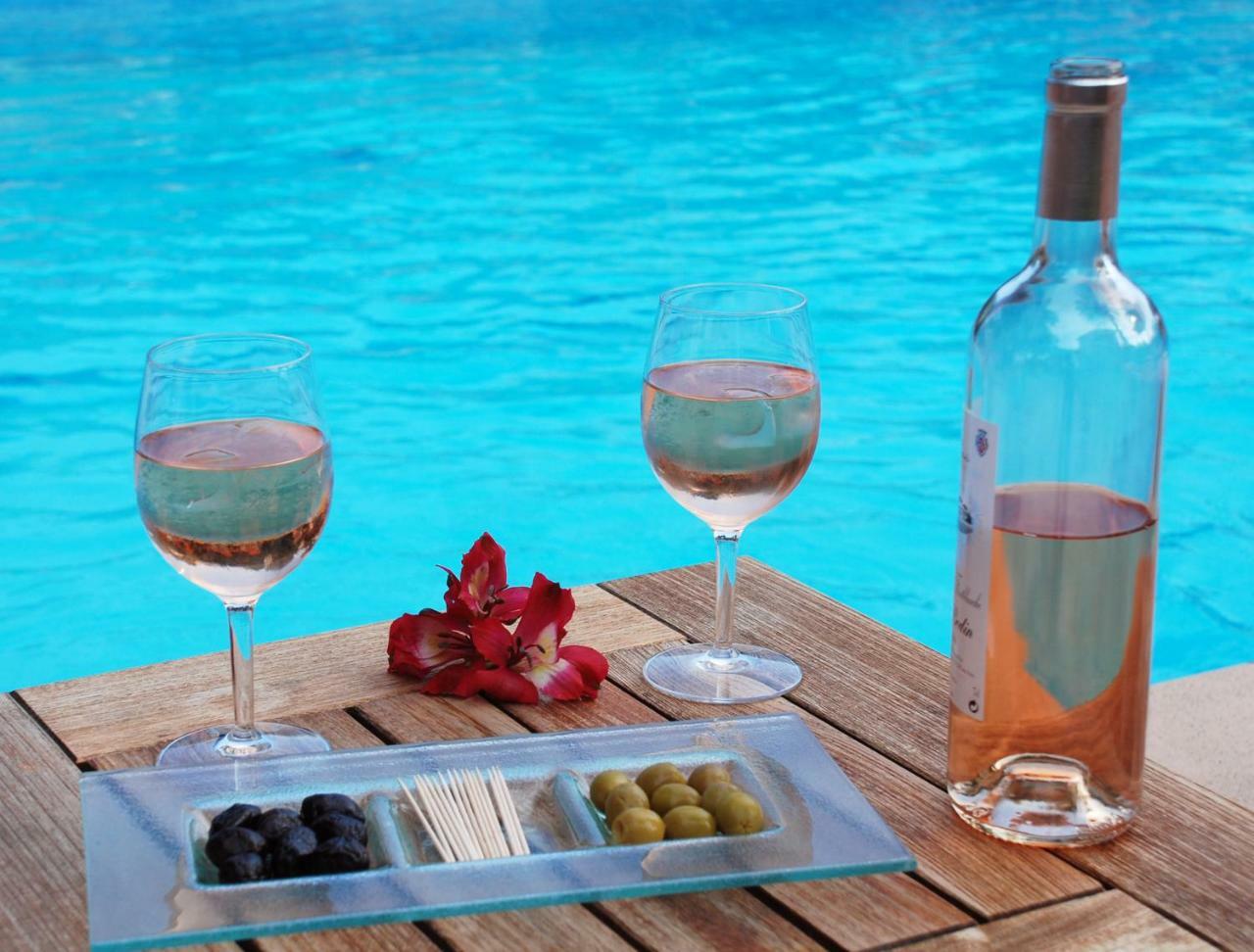 Les Jardins De Cassis - Parking Gratuit & Piscine Chauffee Otel Dış mekan fotoğraf